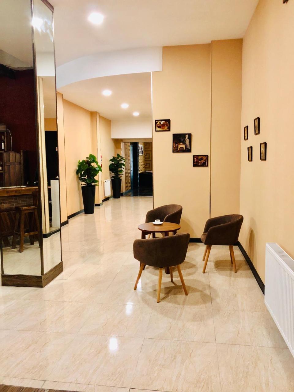 Lords Hotel Tbilisi Exterior foto